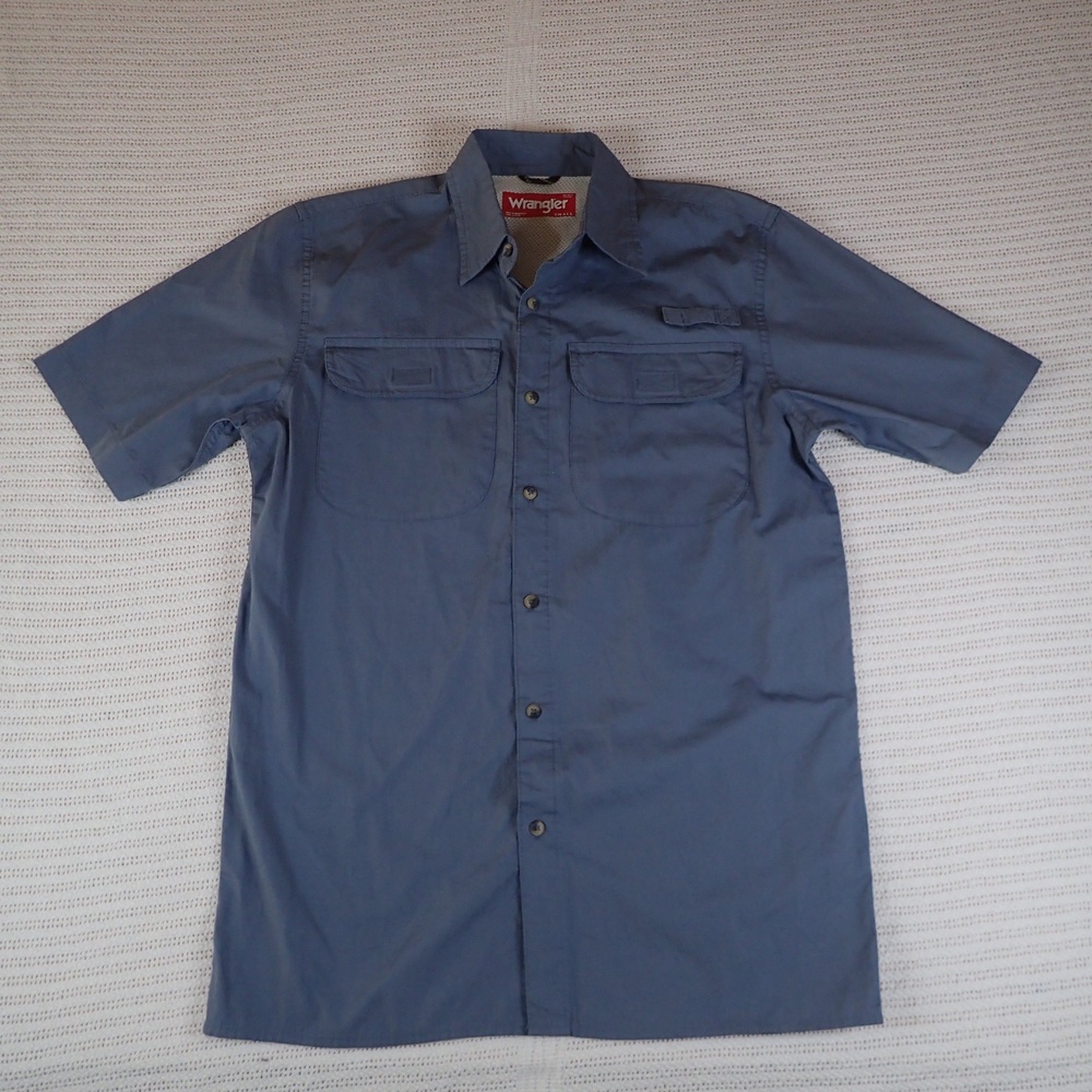 Wrangler Men's Short Sleeve Button Up Shirt, Blue, Size: Small